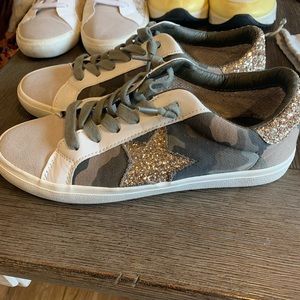 Vici camp star sneakers